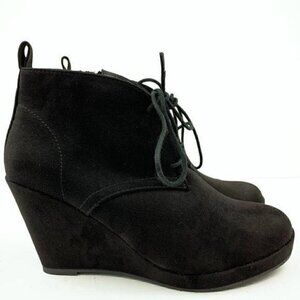 DV booties 5.5 Terri black faux suede zip wedges